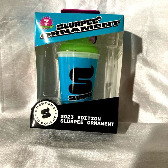 Edition Slurpee Ornament Collectible With Exclusive Design In Blue & Green 2023 - Picture 1 of 3